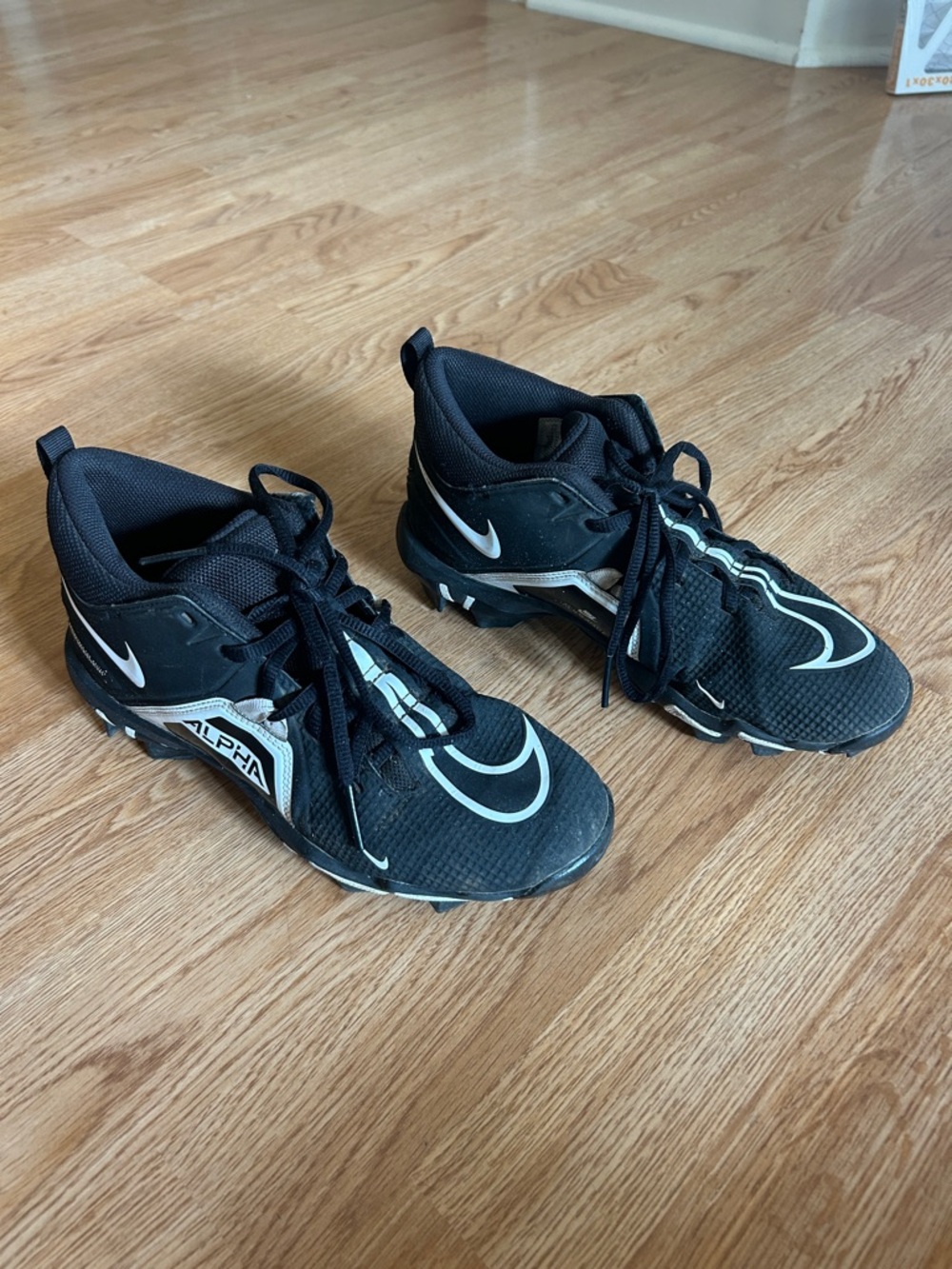 Nike Black Alpha Youth Football Cleats Size 6